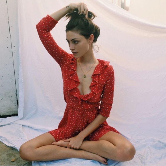 447. REALISATION Par Alexandra Silk Red Star Print Wrap Ruffle Mini Dress EUC M - Picture 7 of 8